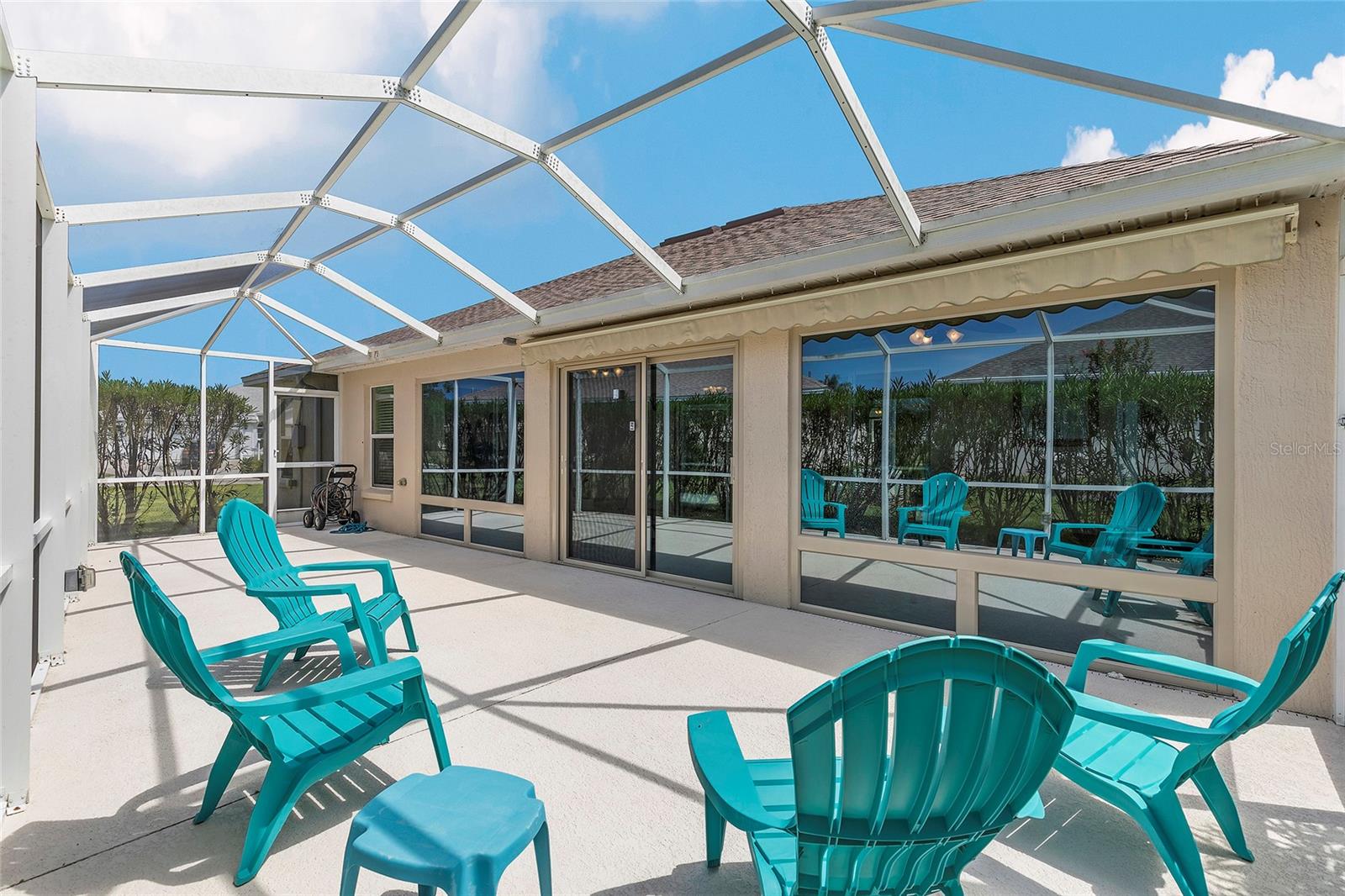 Birdcage off enclosed lanai