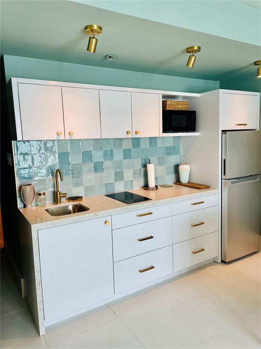 Fully equipped kitchen