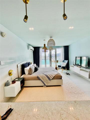 Open Space apartment with breathtaking waterfront and city's views