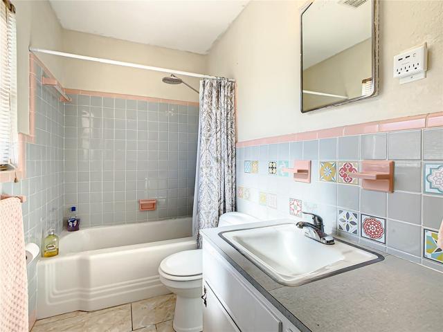 Master bath.