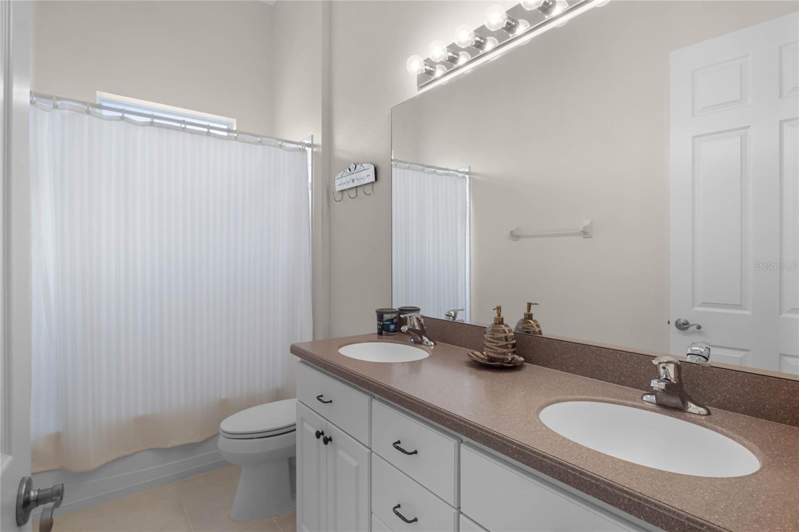 Guest Bath w/ Dual Sinks