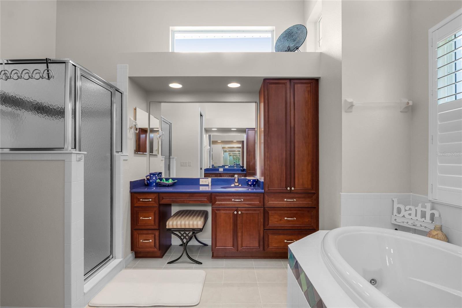 Master Bathroom w/ separate shower