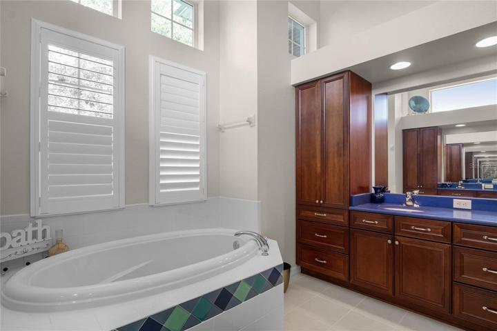 Soaker Tub