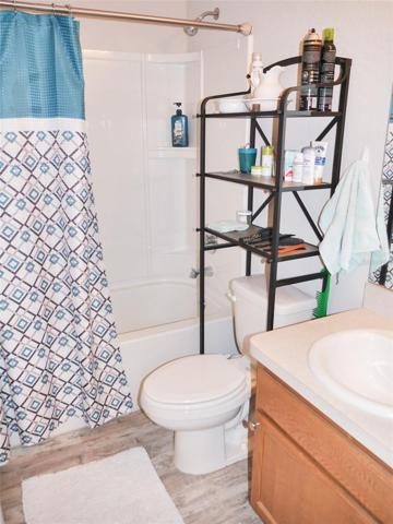 Bright bathroom 2