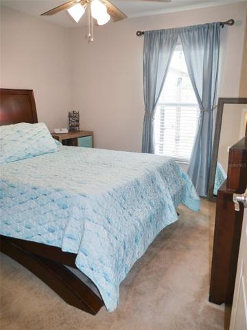 Queen bedroom