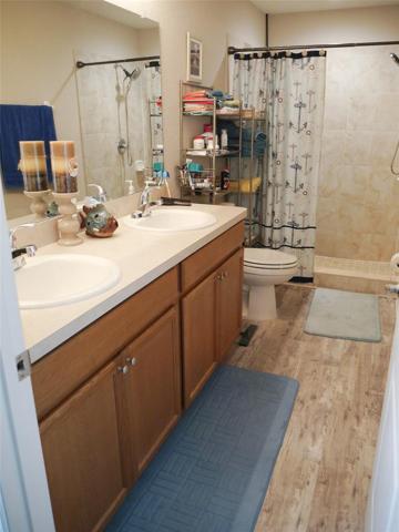 Long double master vanity
