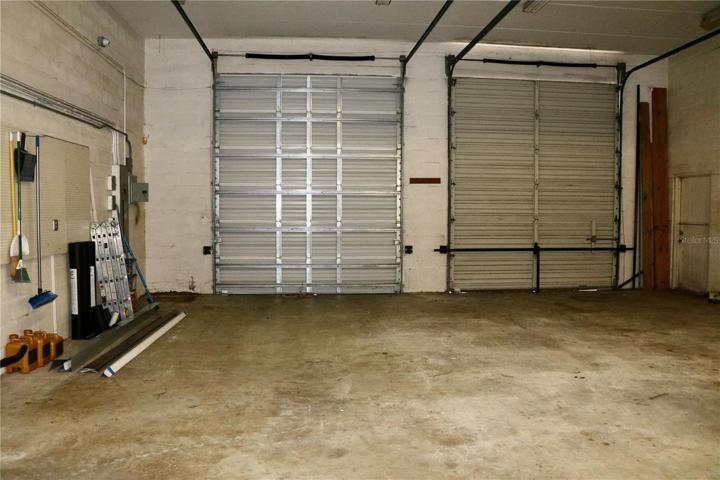 2 Bays