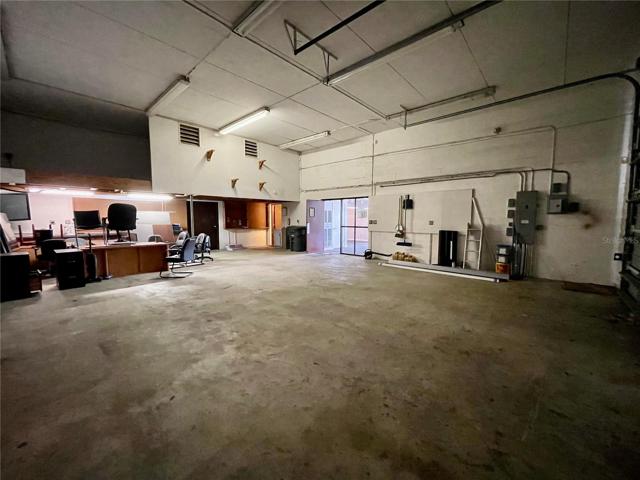 Warehouse with back room and bathroom