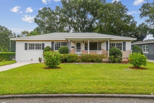 South Seminole Heights Gem on oversized 71X114 corner lot.