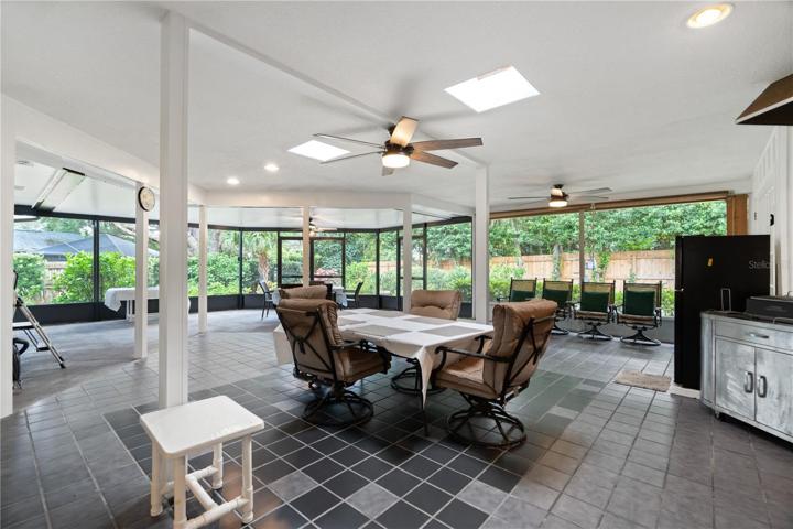 40'x40' Screened-In Porch