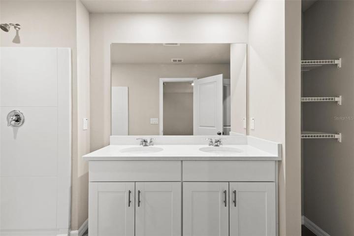 En Suite Bathroom