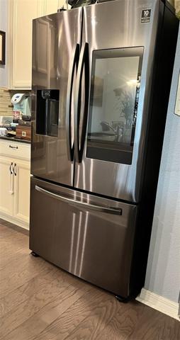 Samsung 35.75 in. W 26.5 cu. ft. 3-Door Family Hub French Door Smart Refrigerator in Fingerprint Resistant Black Stainless Steel