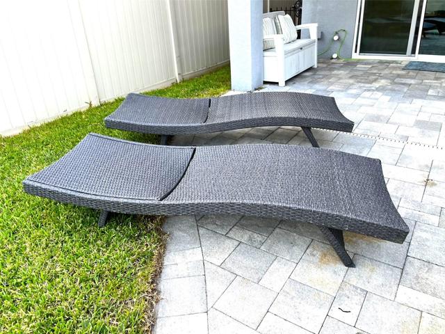 Pavers back patio, do you want the pool furniture? Let's negotiate!