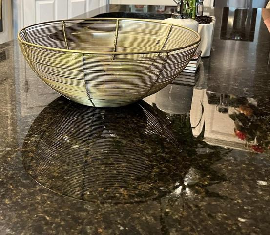 Beautiful granite counter tops.
