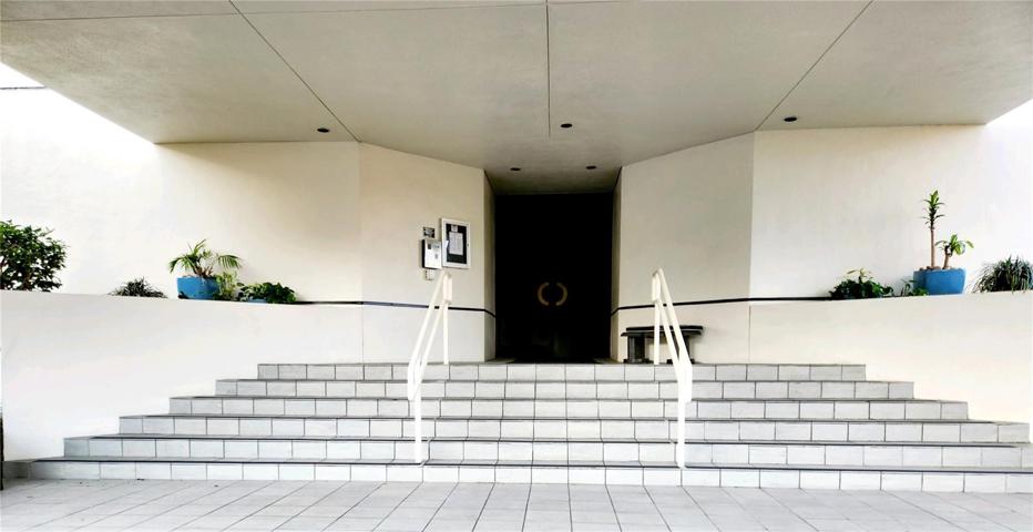 A Sophisticated Entrance