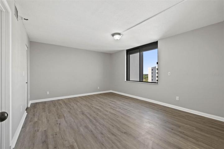 Large 2nd Bedroom, Guest Room, Office, TV Room