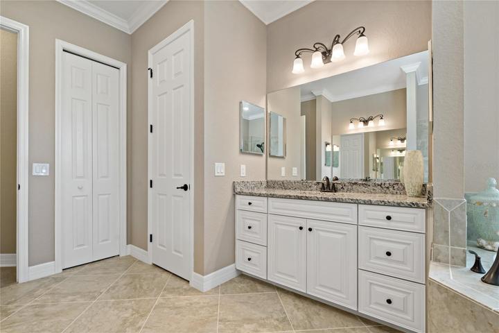 DOUBLE VANITIES AND TWO LINEN CLOSETS!