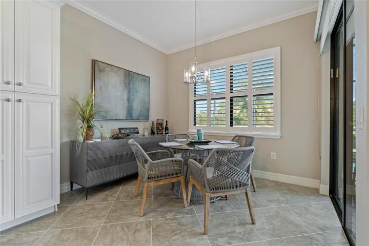 BREAKFAST NOOK!