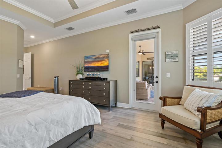 PRIMARY BEDROOM WITH ACCESS TO LANAI!