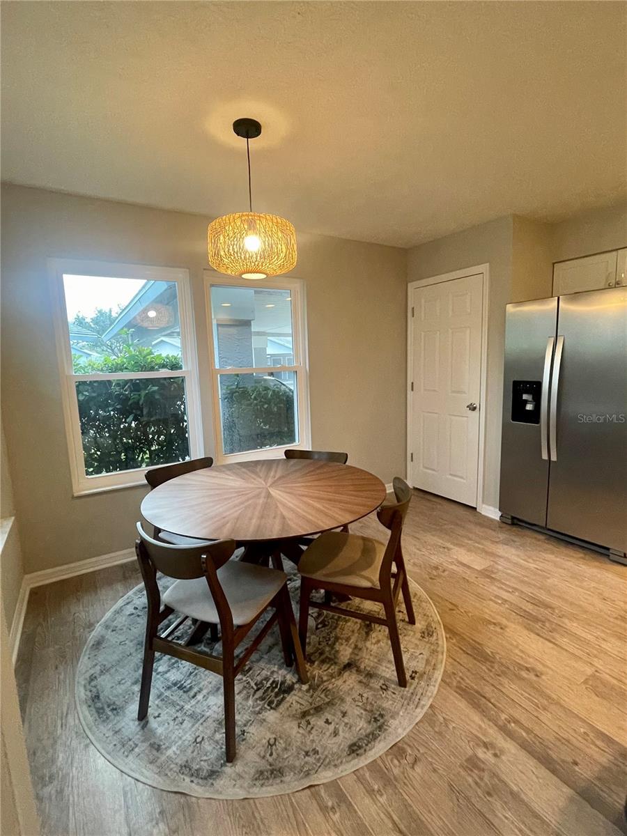 Eat-in Kitchen