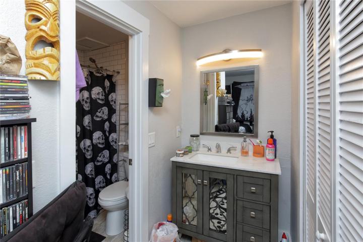 The ensuite bathroom.