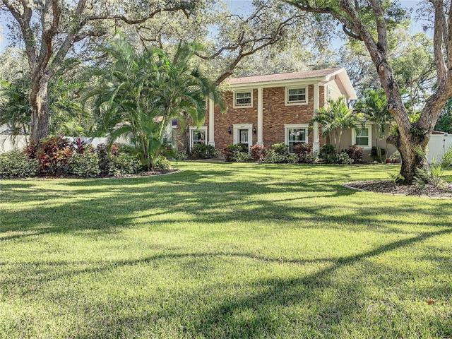 Beautiful Colonial Style 2-Story Home on .58 Acre in Clearwater