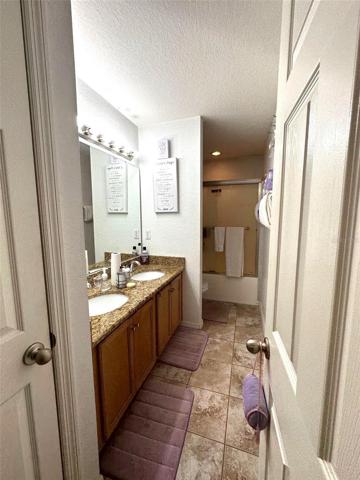 Master Bath w/Double Vanities and Tub/Shower Combo