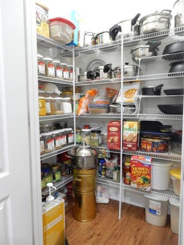 24-PANTRY