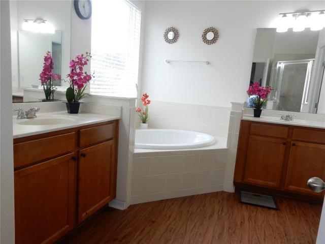 14-MASTER BATH