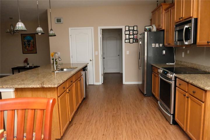 09-KITCHEN-LAUNDARY DOOR