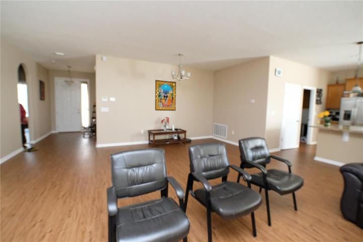 11-FORMAL DINNING-PANTRY