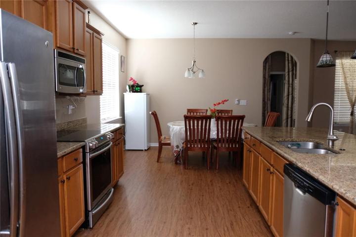 10-NOOK-KITCHEN