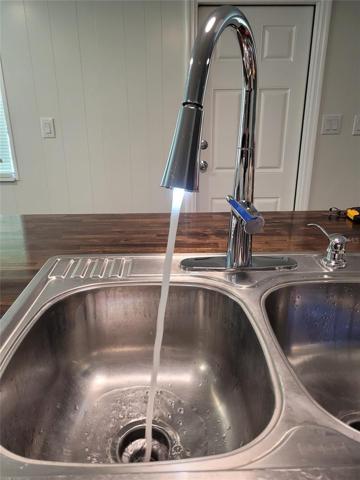 7920 E Pine Hollow Light up faucet