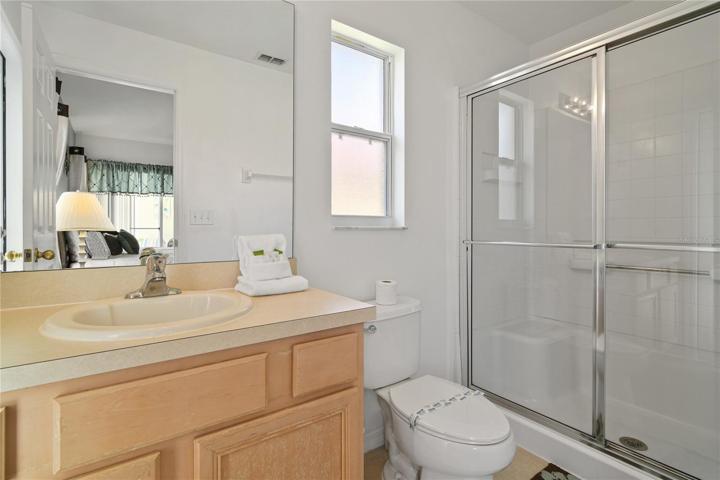 PRIMARY EN-SUITE BATH.