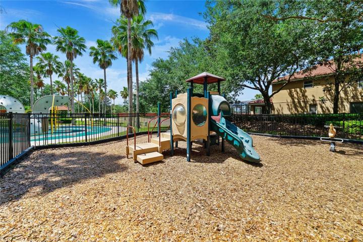 Centrally located just minutes from Disney, Universal Studios, SeaWorld, several golf courses and plenty of shopping and dining options!