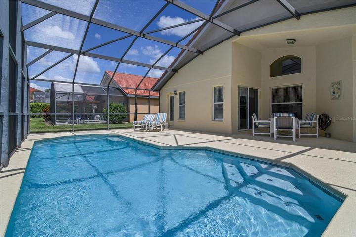 Private screened pool!