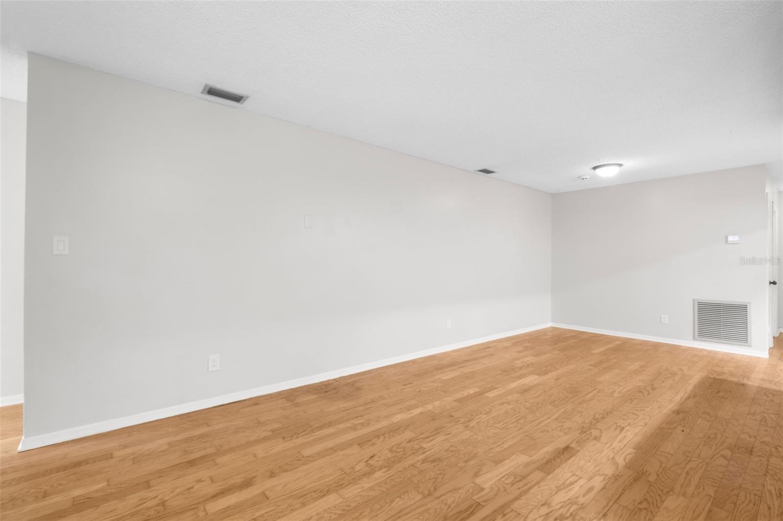 Kitchen Eating Area