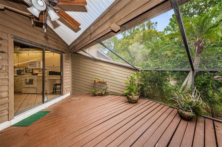 Deck/Lanai