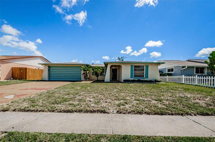 3 Bedroom 2 Bathroom - Holiday House for Sale