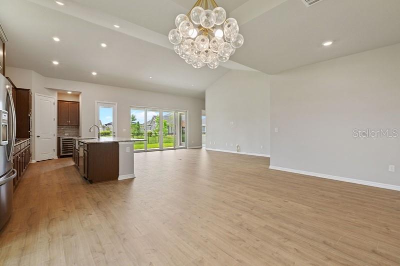 Dining Room &amp; Kitchen