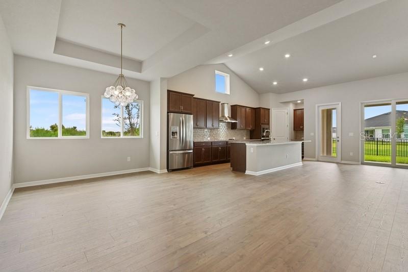 Dining Room &amp; Kitchen