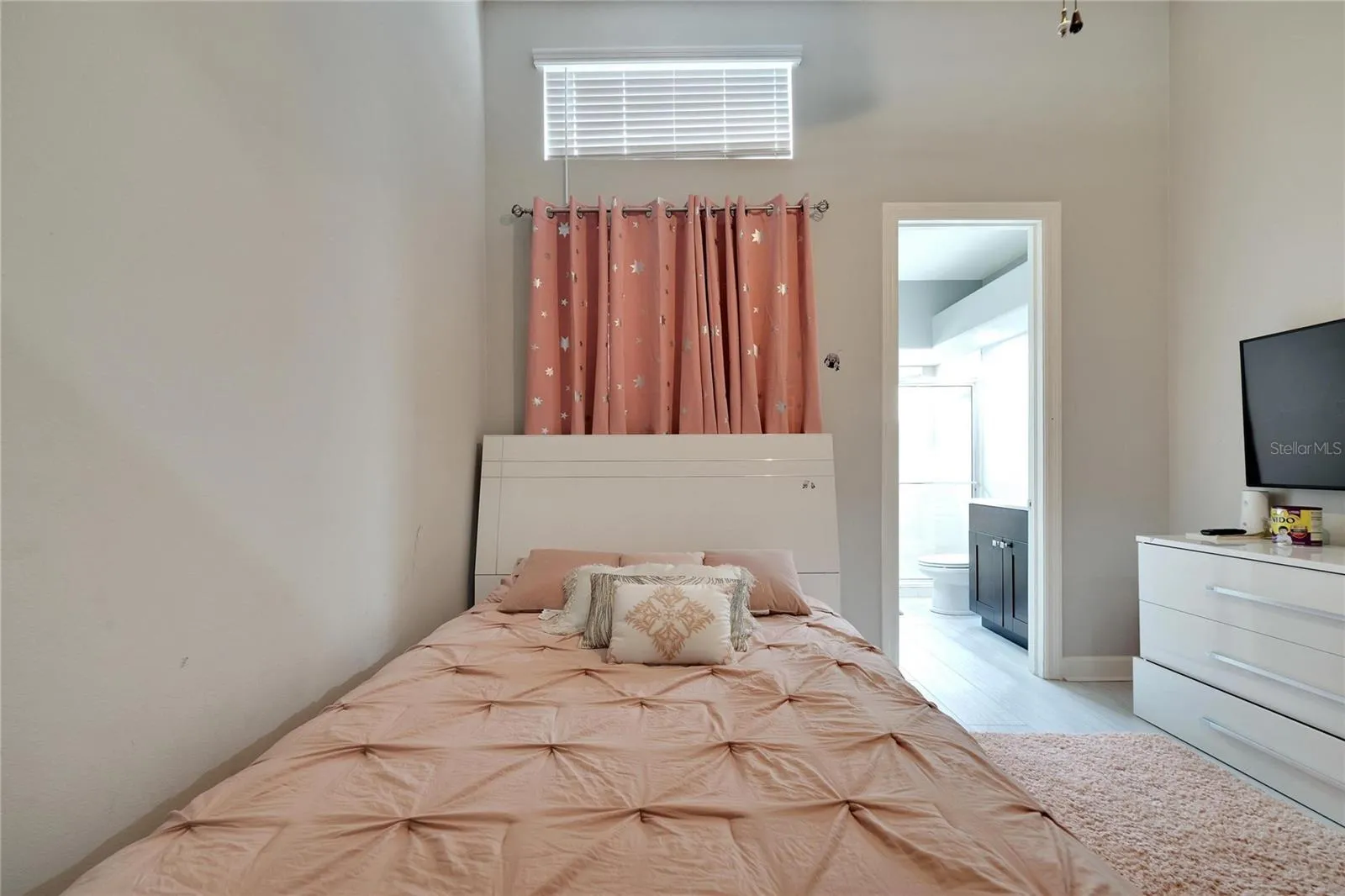 Tampa, Florida 33615, 4 Bedrooms Bedrooms, 0 ,3 BathroomsBathrooms,Residential,For Sale,MANTA WAY,0,T3473345