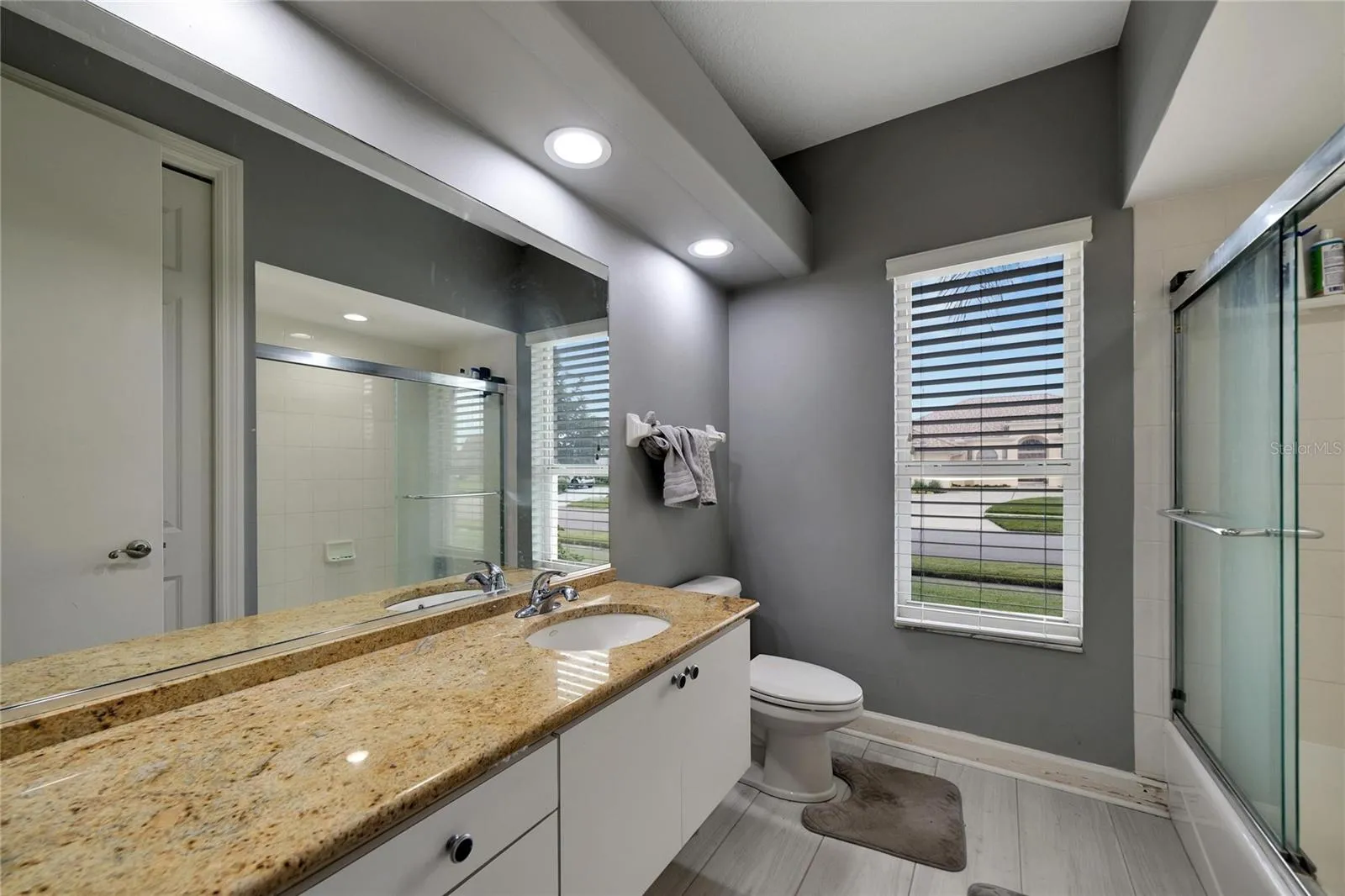 Tampa, Florida 33615, 4 Bedrooms Bedrooms, 0 ,3 BathroomsBathrooms,Residential,For Sale,MANTA WAY,0,T3473345