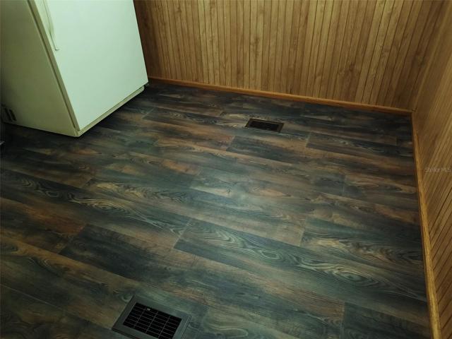 Waterproof vinyl flooring