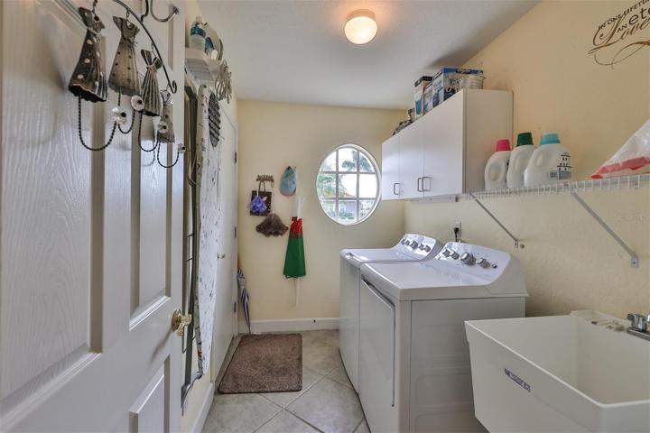 Laundry w/ Utility Sink