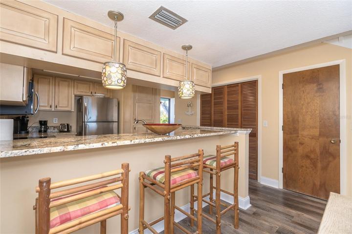 Kitchen and Breakfast Bar.