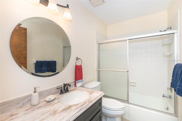 Guest Bath.