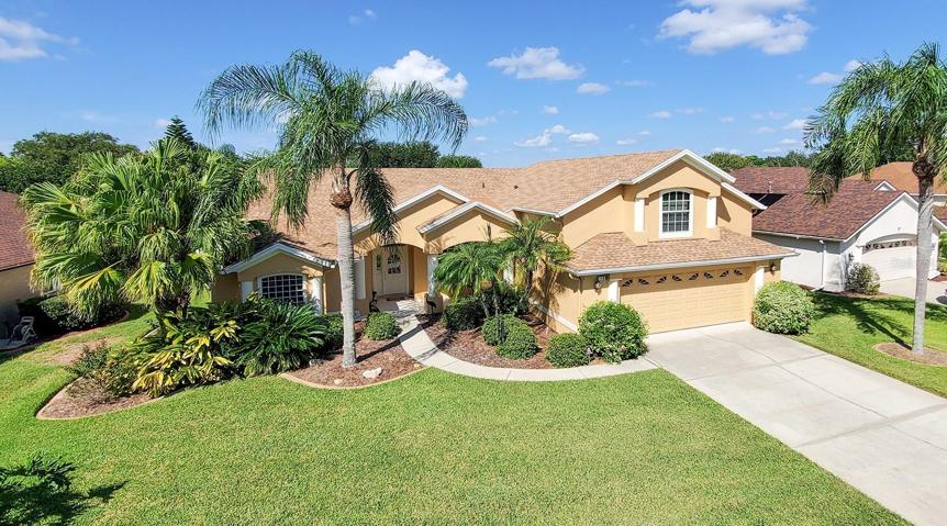 Great Fenced, Pool Home in Debary Country Club Community.