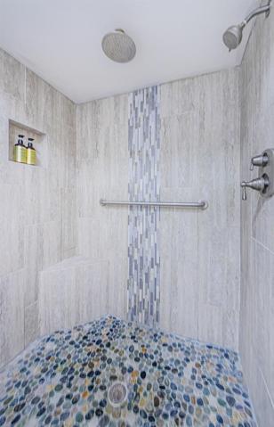 Beautiful tiled shower
