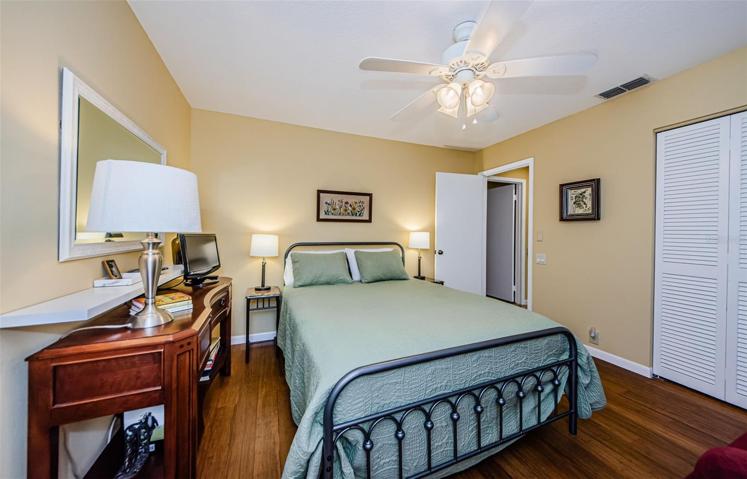 Guest bedroom with reach in closet